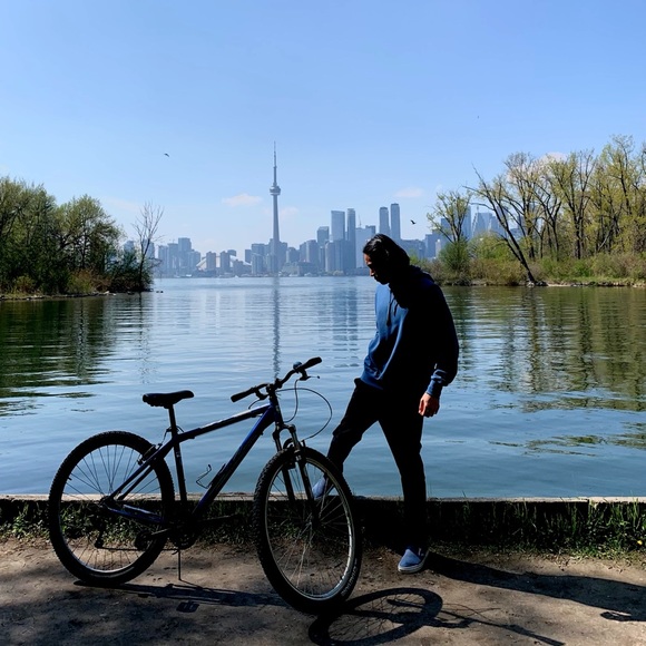 Meet your Posher, Tommy - Picture 2 of 4